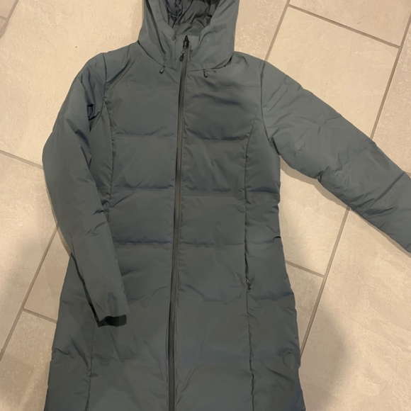 Brand new Patagonia winter jacket - Picture 3 of 3